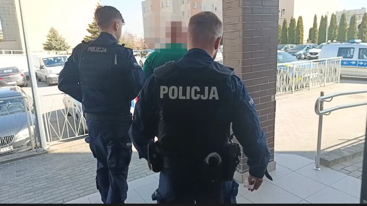 Areszt za&nbsp;próbę wymuszenia rozbójniczego. 25-latek zatrzymany w&nbsp;powiecie ropczycko-sędziszowskim