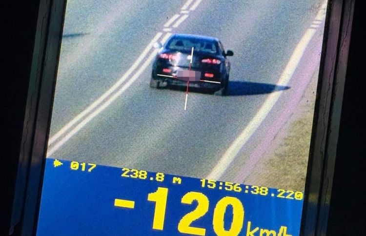 120 km/h na&nbsp;liczniku i&nbsp;4 tys. zł mandatu. 19-latek stracił prawo jazdy