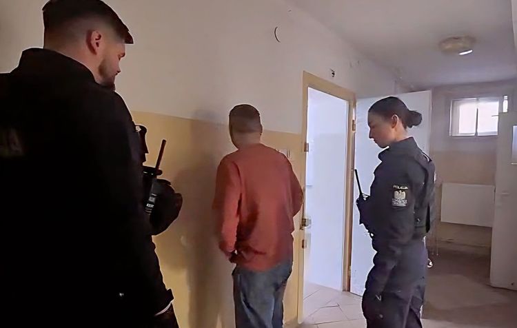 Najpierw kradzież, potem atak butelką. 38-latek zatrzymany po&nbsp;napaści przed&nbsp;sklepem w&nbsp;Woli Mieleckiej