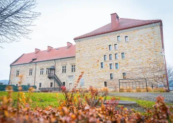 Ponad 36,5 tys. monet wróci na&nbsp;dno XVI-wiecznej studni na&nbsp;zamku w&nbsp;Sanoku