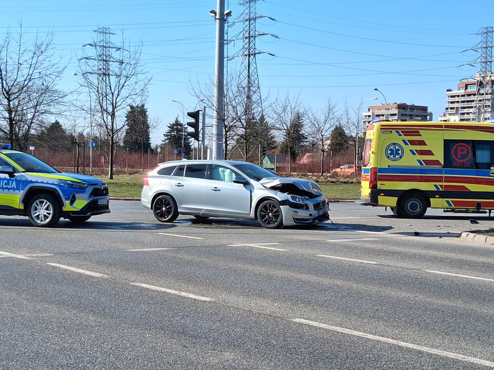 Wypadek na rondzie Honorowych Dawców Krwi w Rzeszowie. Są utrudnienia [AKTUALIZACJA] - Polskie Radio Rzeszów