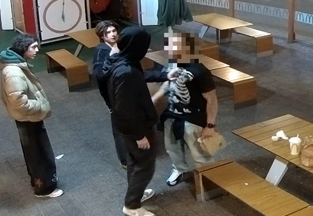 Policja szuka sprawcy pobicia w McDonald’s w Rzeszowie. Jest nagranie z monitoringu - Polskie Radio Rzeszów