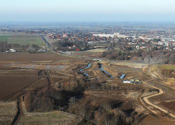 Budowa zbiornika przeciwpowodziowego w&nbsp;Górze Ropczyckiej na&nbsp;finiszu. Inwestycja warta 69 mln zł