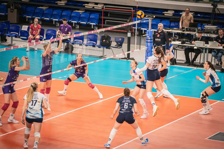 W siatkarskich derbach Podkarpacia górą Ita Tools Stal Mielec - Polskie Radio Rzeszów