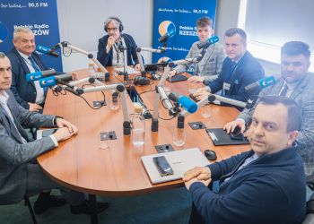 Debata o&nbsp;unijnym programie SAFE podczas Podkarpackiego Panelu Politycznego