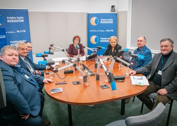 Podkarpacki panel polityczny o programie SAFE i inwestycjach w obronność 2 - Polskie Radio Rzeszów Podkarpacki panel polityczny o programie SAFE i inwestycjach w obronność