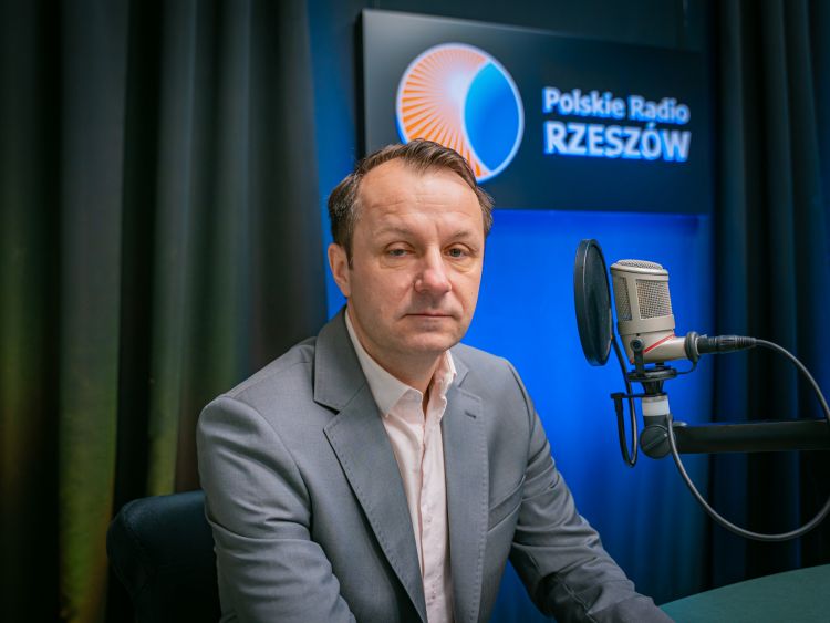 Dr J. Rodzinka: Polska jest bardzo dobrze przygotowana do ewentualnego kryzysu na rynku paliw 1 - Polskie Radio Rzeszów Dr J. Rodzinka: Polska jest bardzo dobrze przygotowana do ewentualnego kryzysu na rynku paliw
