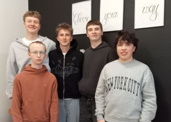 Uczniowie z&nbsp;Dębicy nadają nowe życie starym ubraniom. Rusza akcja „Vintage Reborn”