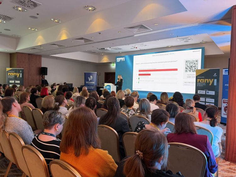 Trudno gojące się rany to&nbsp;poważny problem. Brakuje systemowych rozwiązań