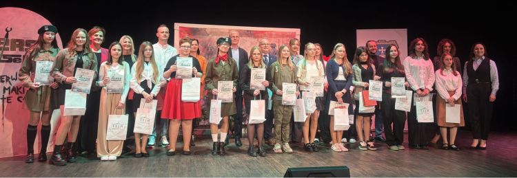 Finał konkursu „Marsz piosenko!”. Uczniowie zaprezentowali własne wiersze i pieśni żołnierskie 1 - Polskie Radio Rzeszów Finał konkursu „Marsz piosenko!”. Uczniowie zaprezentowali własne wiersze i pieśni żołnierskie