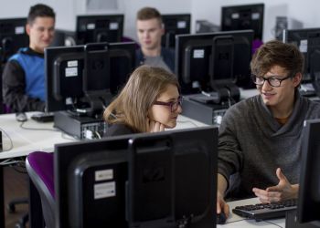 Laboratorium cyberwojny w Rzeszowie. Nowa przestrzeń dla specjalistów cyberbezpieczeństwa 2 - Polskie Radio Rzeszów Laboratorium cyberwojny w Rzeszowie. Nowa przestrzeń dla specjalistów cyberbezpieczeństwa