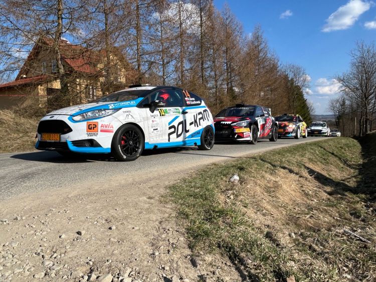 Rusza 5. Rajd Ziemi Sanockiej. Na&nbsp;starcie mistrz Europy Miko Marczyk