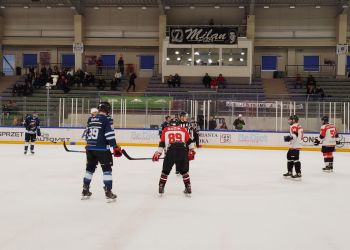 Mistrzostwa Polski Amatorów w hokeju w Sanoku. Niedźwiedzie rozpoczęły turniej 2 - Polskie Radio Rzeszów Mistrzostwa Polski Amatorów w hokeju w Sanoku. Niedźwiedzie rozpoczęły turniej