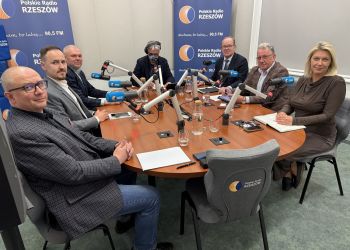 Zadłużenie szpitali powiatowych na&nbsp;Podkarpaciu rośnie. Politycy wskazują przyczyny i&nbsp;rozwiązania