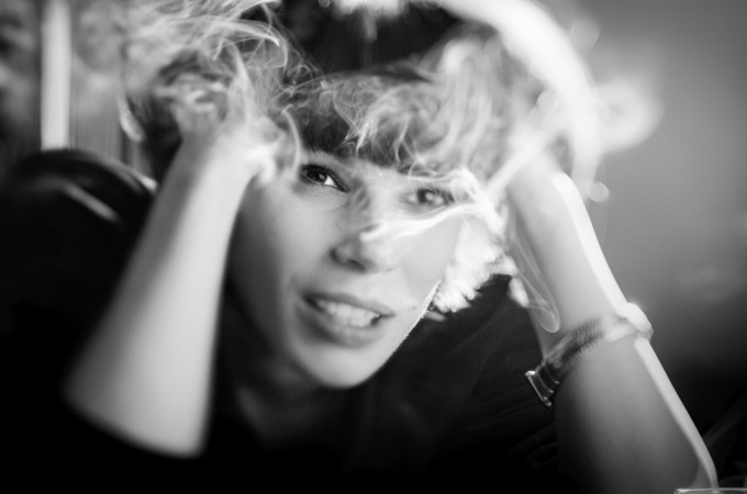 Rzeszowianka Żaneta Łabudzka w&nbsp;filmie „Sny pełne dymu”. Produkcja bez&nbsp;dystrybutora trafia do&nbsp;widzów