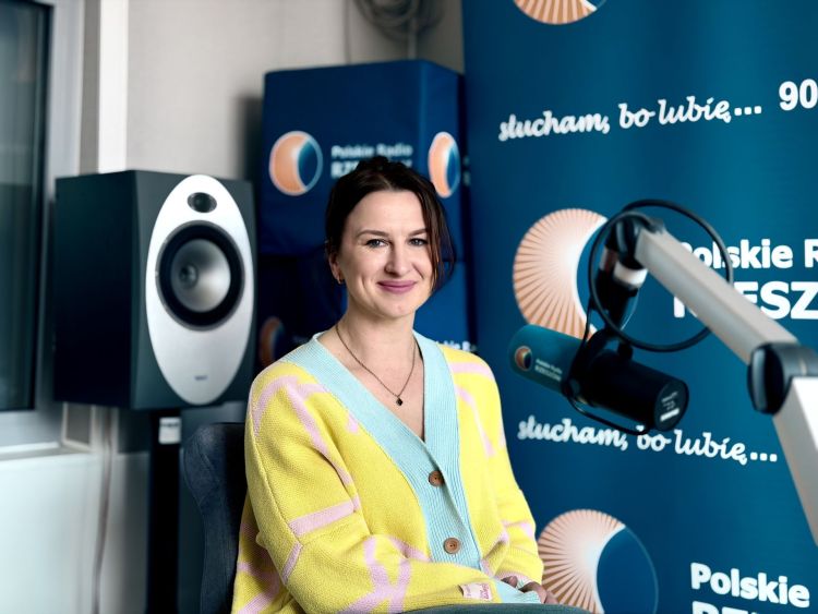 Treningi ze&nbsp;szczeniakami w&nbsp;Rzeszowie zyskują popularność. Nowe projekty i&nbsp;pomoc dla zwierząt