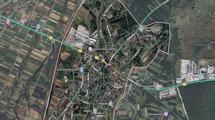 Wypadek w&nbsp;miejscowości Stale. Jedna osoba poszkodowana [AKTUALIZACJA]