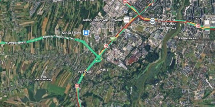 Zderzenie busa i&nbsp;osobówki w&nbsp;Rzeszowie. W&nbsp;regionie sporo drogowych zdarzeń