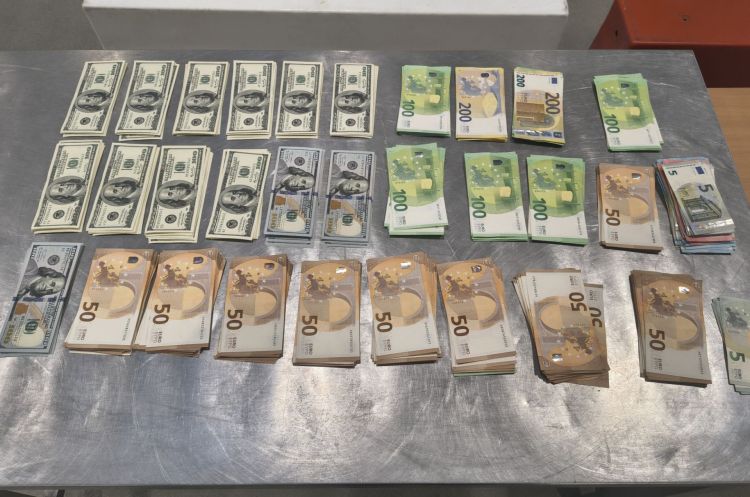 Nielegalny przewóz gotówki na&nbsp;granicy. Interwencje w&nbsp;Medyce, Korczowej i&nbsp;Przemyślu