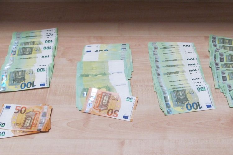 Udaremnione próby nielegalnego przewozu gotówki na Podkarpaciu 1 - Polskie Radio Rzeszów Udaremnione próby nielegalnego przewozu gotówki na Podkarpaciu