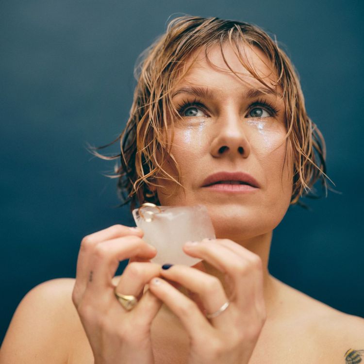 Natalia Grosiak z nowym singlem „Zimno Ciepło” 1 - Polskie Radio Rzeszów Natalia Grosiak z nowym singlem „Zimno Ciepło”