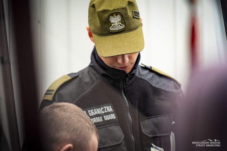 Ukrainiec próbował wręczyć łapówkę funkcjonariuszowi w&nbsp;Medyce