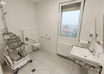 Modernizacja Zakładu Pielęgnacyjno-Opiekuńczego w Stalowej Woli zakończona. Lepsze warunki dla pacjentów 3 - Polskie Radio Rzeszów Modernizacja Zakładu Pielęgnacyjno-Opiekuńczego w Stalowej Woli zakończona. Lepsze warunki dla pacjentów