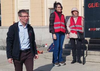 Fundacja protestuje po wyroku sądu w sprawie transpłciowej uczennicy 3 - Polskie Radio Rzeszów Fundacja protestuje po wyroku sądu w sprawie transpłciowej uczennicy