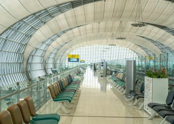 Lotnisko Chopina: 66 lotów do&nbsp;i&nbsp;z&nbsp;Bliskiego Wschodu anulowanych po&nbsp;eskalacji konfliktu w&nbsp;regionie