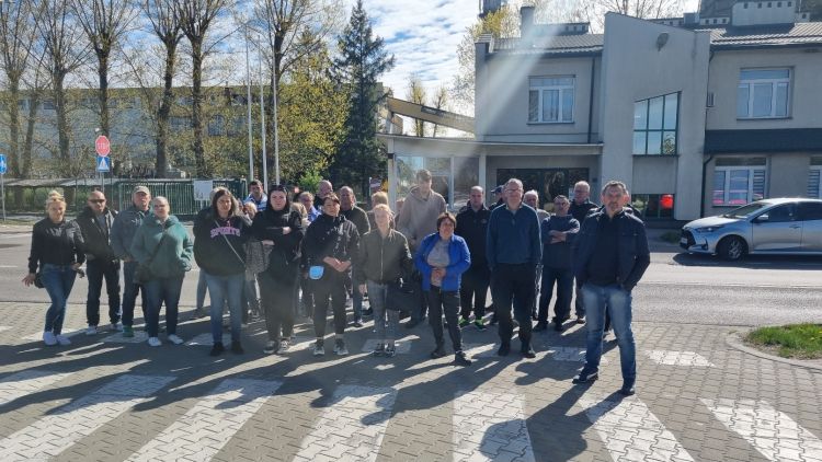 Przemyski Fibris tonie w&nbsp;długach. Wstrzymana produkcja, wynagrodzenia w&nbsp;ratach