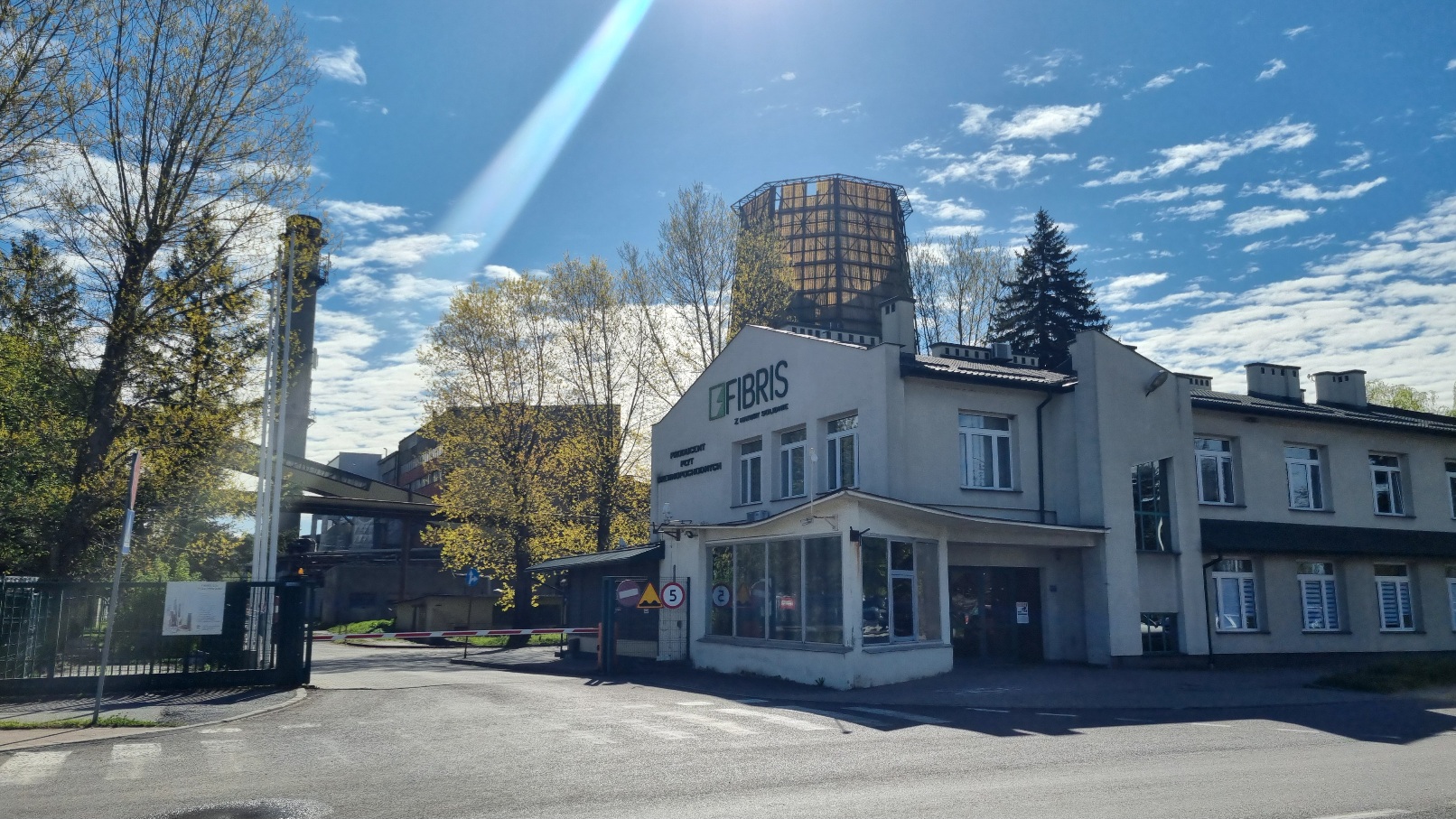 Przemyski Fibris tonie w długach. Wstrzymana produkcja, wynagrodzenia w ratach - Polskie Radio Rzeszów