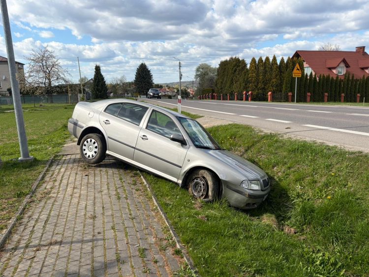 Wypadek w Grabownicy Starzeńskiej. Kierująca trafiła do szpitala [AKTUALIZACJA] - Polskie Radio Rzeszów