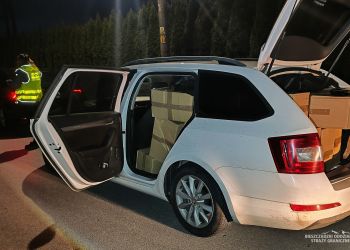 7 tysięcy paczek nielegalnych papierosów. Zatrzymanie w&nbsp;Hermanowicach