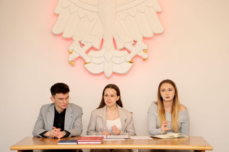 Młodzieżowi radni uczestniczyli w&nbsp;spotkaniu z&nbsp;senatorem w&nbsp;Sędziszowie Małopolskim