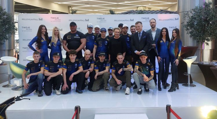 Rzeszowscy żużlowcy u&nbsp;progu sezonu. Prezentacja zawodników i&nbsp;sztabu trenerskiego