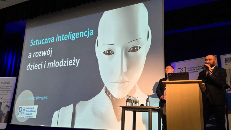 Cyfrowa transformacja szkół na Podkarpaciu. Jak skutecznie wdrażać nowoczesne narzędzia w edukacji? 1 - Polskie Radio Rzeszów Cyfrowa transformacja szkół na Podkarpaciu. Jak skutecznie wdrażać nowoczesne narzędzia w edukacji?