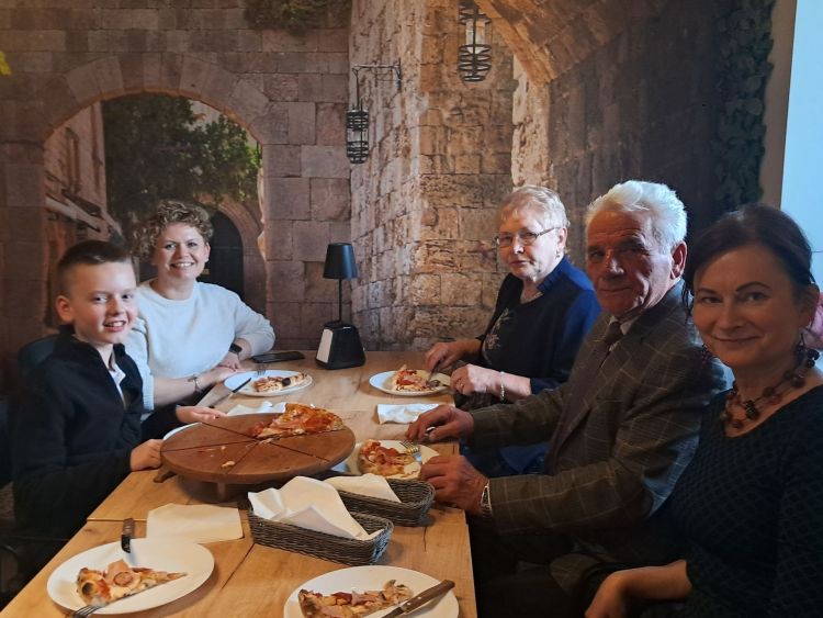 Niezwykłe spotkanie pokoleń w Rakszawie. Wszystko zaczęło się od kartki wielkanocnej - Polskie Radio Rzeszów