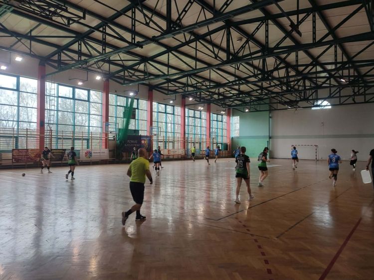 Porażka piłkarek ręcznych SPR Rzeszów z liderem tabeli - Polskie Radio Rzeszów