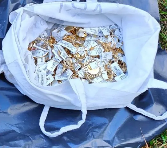 Włamanie do jubilera w Rzeszowie. 40-latek oskarżony o kradzież biżuterii za ponad 2 mln zł - Polskie Radio Rzeszów