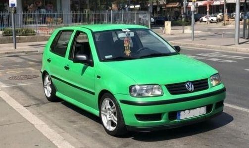 Seria włamań w&nbsp;powiecie brzozowskim. Policja szuka zielonego Volkswagena