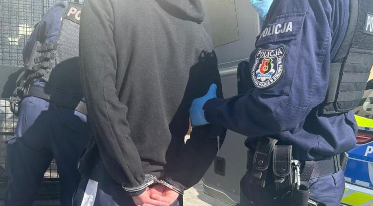 Znęcanie się nad&nbsp;psem w&nbsp;Stalowej Woli. Mężczyzna trafił do&nbsp;aresztu