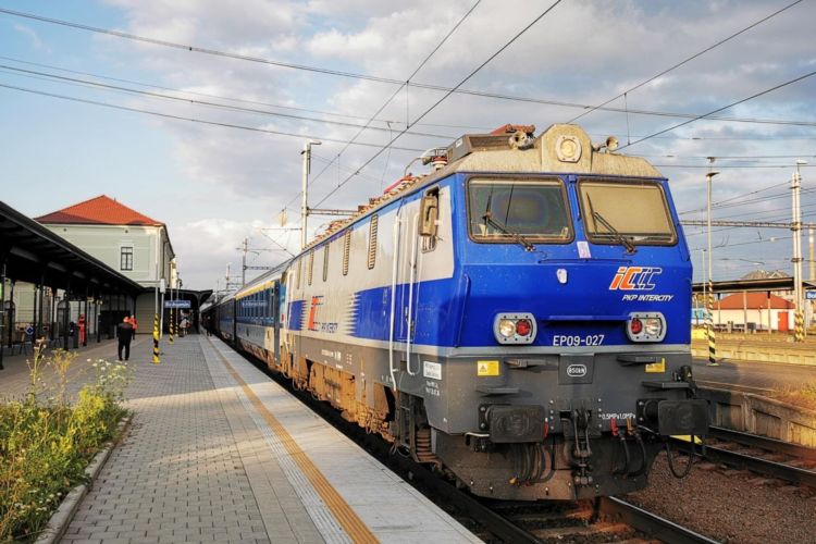 Gigantyczne opóźnienia pociągów. „Przemyślanin” spóźniony o&nbsp;blisko 250 minut