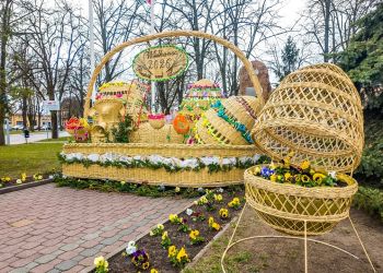 W&nbsp;centrum Rudnika nad&nbsp;Sanem stoi największa święconka wielkanocna w&nbsp;Polsce