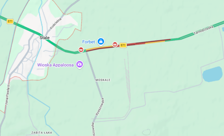 Zderzenie aut na&nbsp;drodze wojewódzkiej. Jedna osoba trafiła do&nbsp;szpitala
