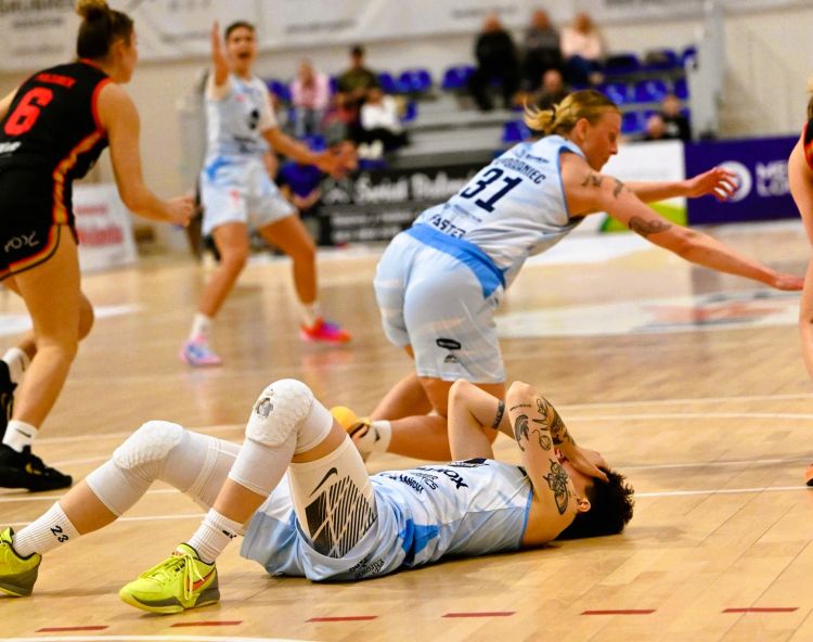 Łańcuckie Pantery kończą sezon. Porażka z Widzewem Łódź w play-offach 1 - Polskie Radio Rzeszów Łańcuckie Pantery kończą sezon. Porażka z Widzewem Łódź w play-offach