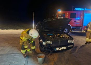 Nie miała prawa jazdy, wsiadła za kierownicę i wjechała w sklep 2 - Polskie Radio Rzeszów Nie miała prawa jazdy, wsiadła za kierownicę i wjechała w sklep