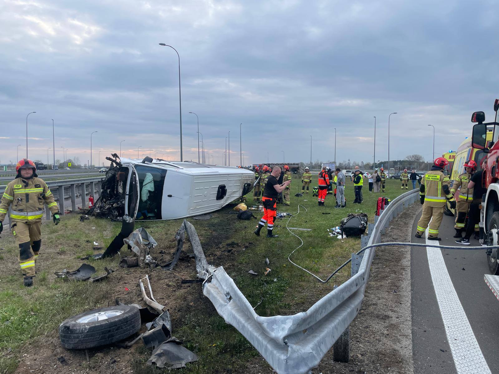 Wypadek na A4 w Budach Łańcuckich. Ranni trafili do szpitala, są utrudnienia [aktualizacja] - Polskie Radio Rzeszów