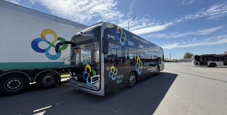 Wodorowy autobus wyjechał na&nbsp;ulice Rzeszowa