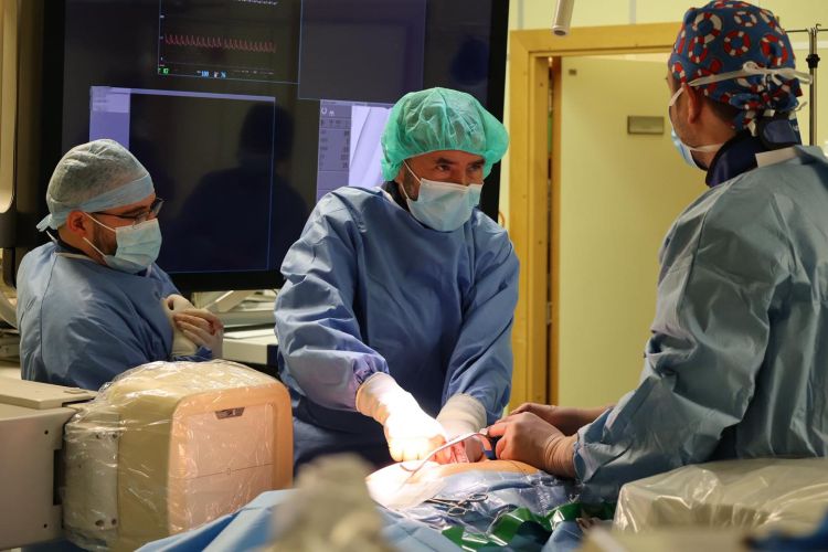 Pierwszy taki zabieg na&nbsp;Podkarpaciu. Wszczepiono podmostkowy kardiowerter-defibrylator