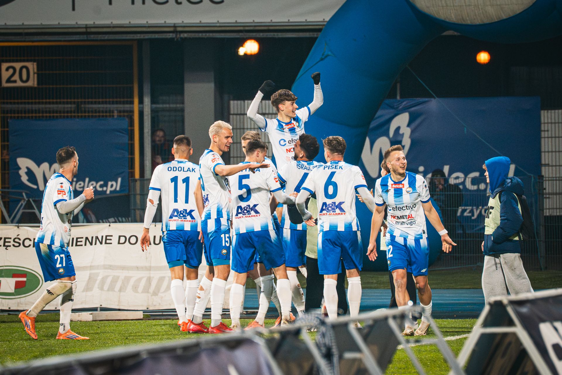 Stal Mielec zwycięża w derbach regionu [WYNIKI, ZDJĘCIA] - Polskie Radio Rzeszów